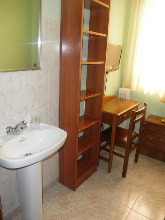 Hostal Los Andes Madrid Room photo
